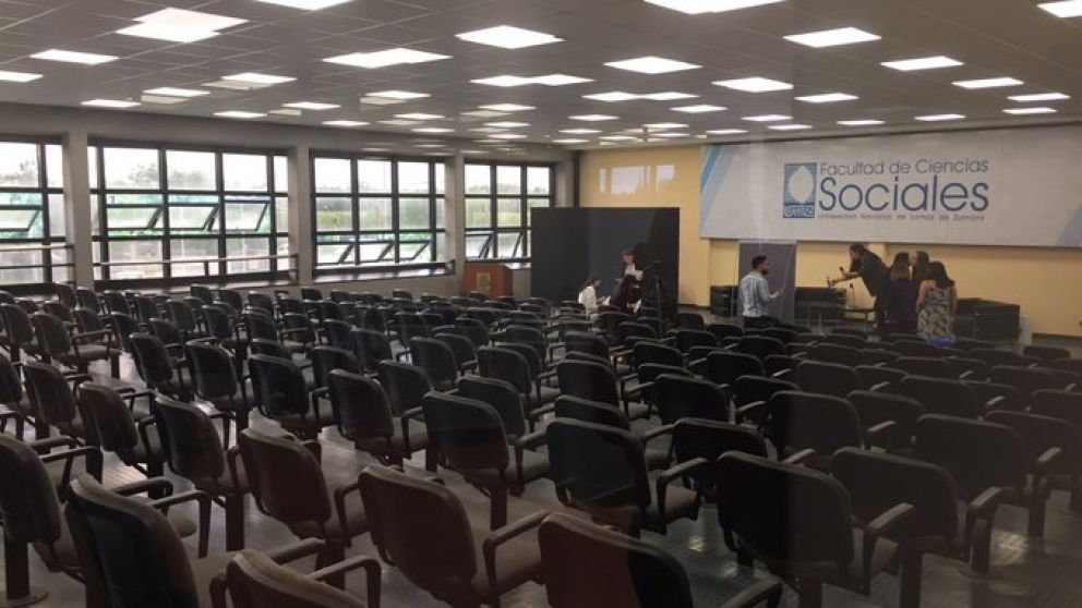 Toda la información, en la cuenta @JornadaComUNLZ