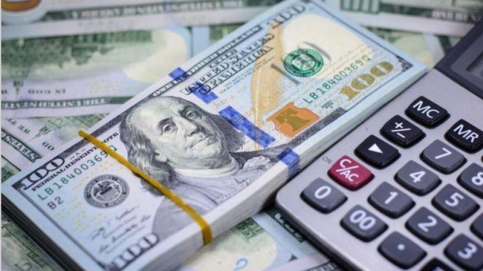Sigue el "feriado cambiario" virtual: qu� har�n los bancos con los beneficiarios del IFE y el d�lar ahorro