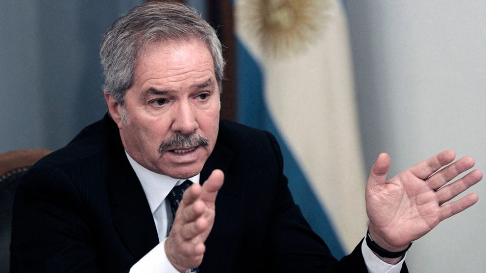 Felipe Solá