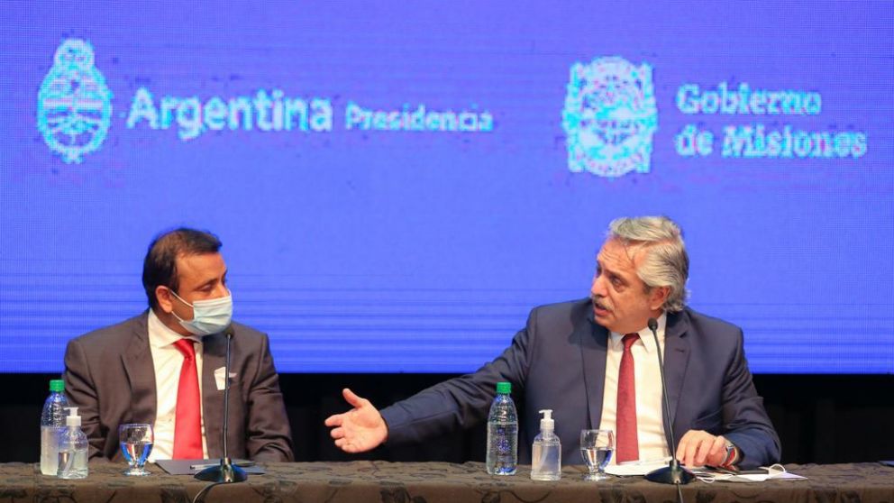 El Presidente realizó el anuncio en Misiones, junto al gobernador local, Oscar Herrera Ahuad