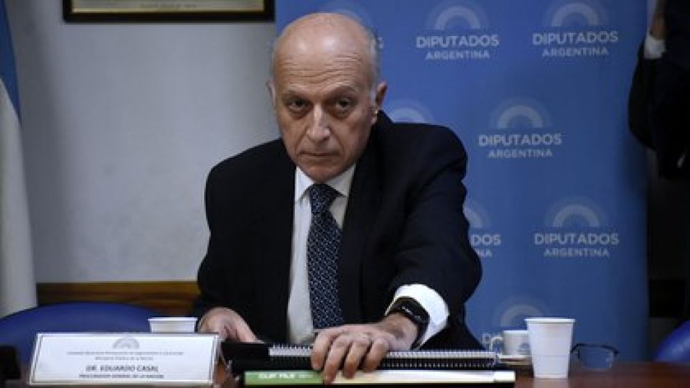 Senado: buscan poner duración al cargo de Procurador