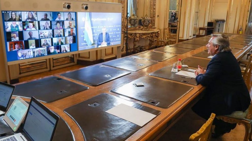 Alberto evaluó con ocho gobernadores la situación epidemiológica en esas provincias