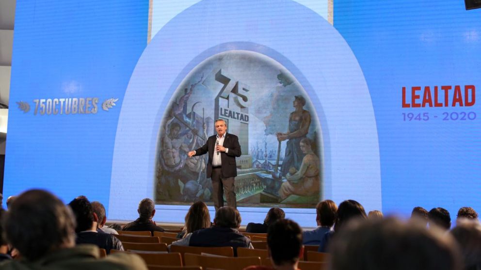 El peronismo mostró "lealtad" hacia Alberto Fernández que llamó a iniciar la "reconstrucción" de Argentina