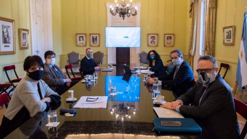 El Gobierno anunciará un paquete de medidas para frenar la sangría de dólares