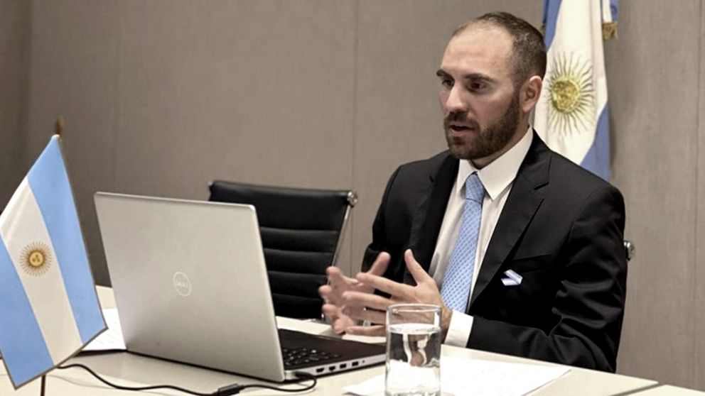 Guzmán planteó que el grupo de Blackrock es el más alejado de las restricciones del país