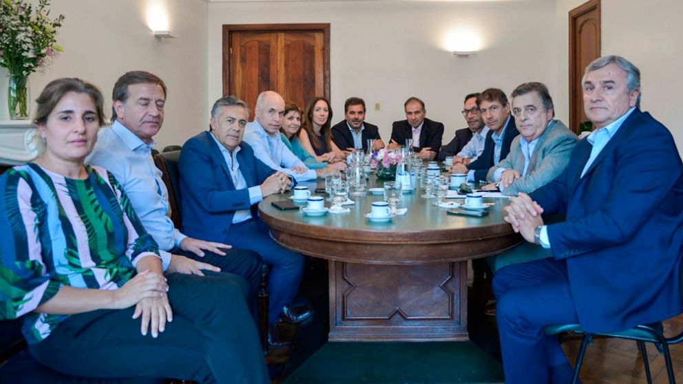 Dirigentes de Juntos por el Cambio, en una reuni�n previa a la pandemia