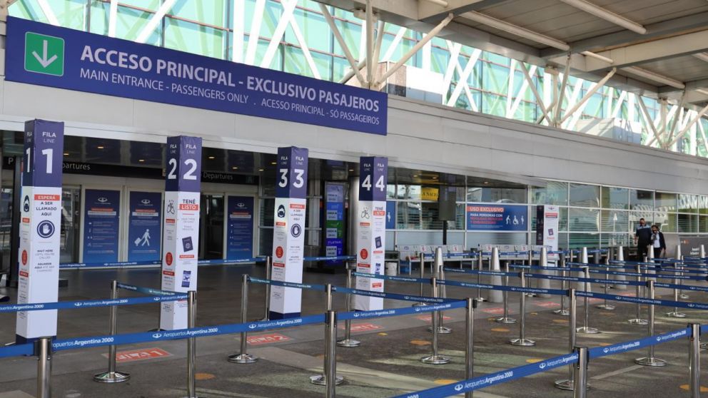 Ezeiza espera la llegada de más pasajeros