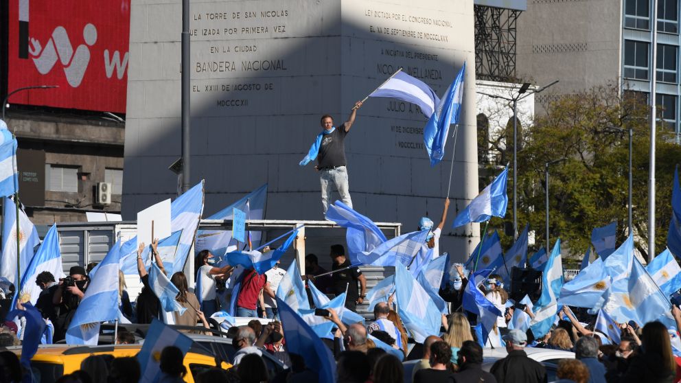 El nuevo "banderazo" emuló los realizados el 17 de agosto, el 9 de julio y el 20 de junio