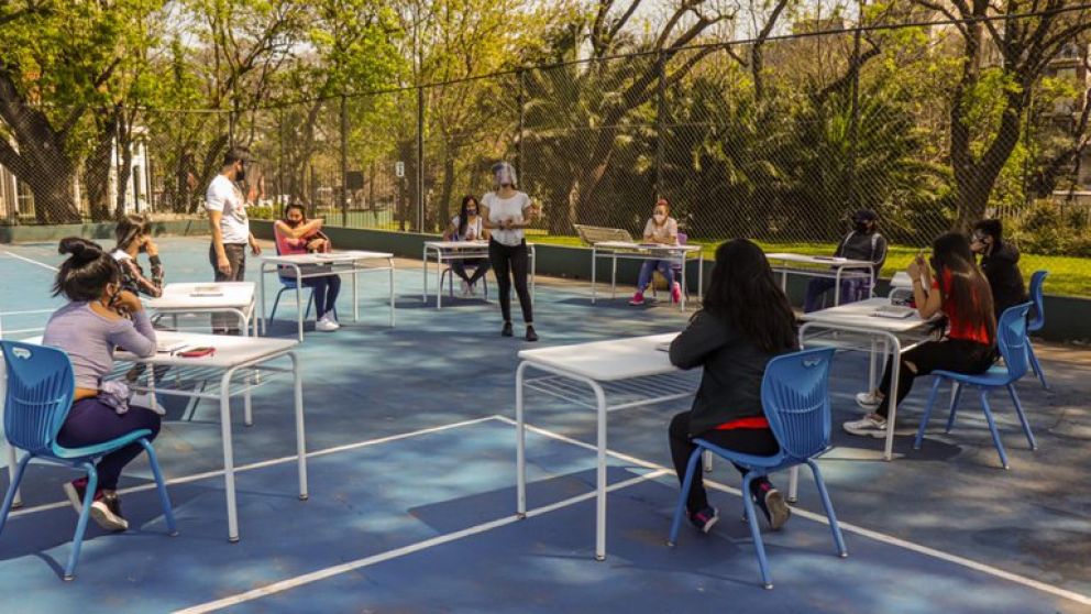 La vuelta a clases comenzará con alumnos de quinto año de secundaria