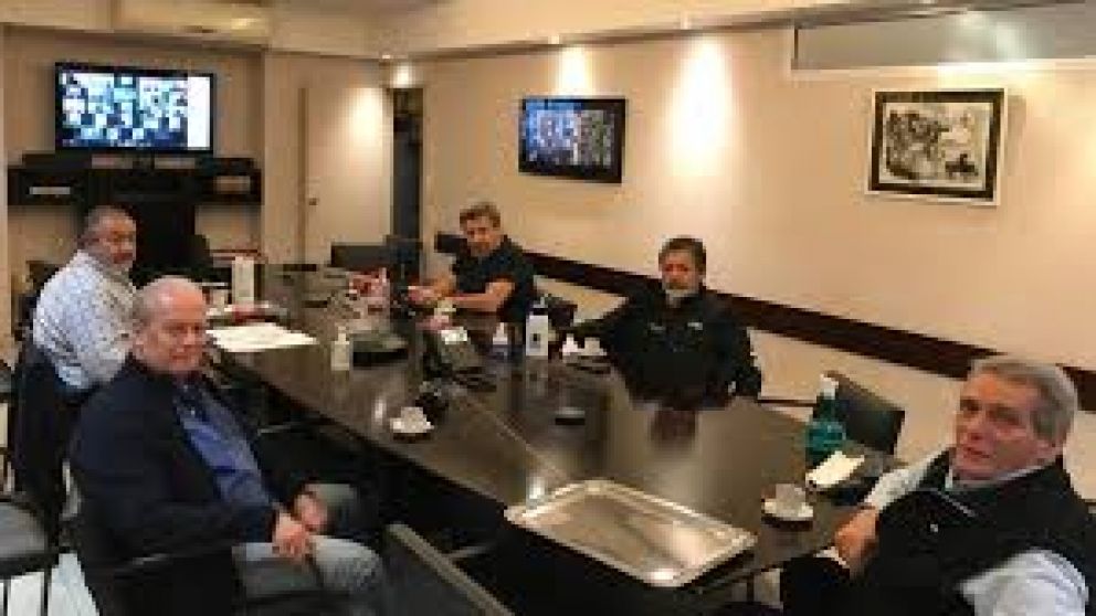 En la reunión, la UIA destacó el diálogo que mantiene con la CGT