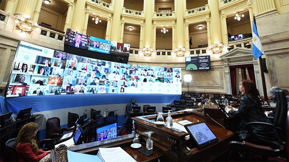 Funcionarios del Poder Legislativo y Ejecutivo estarán inhabilitados para comprar dólar ahorro