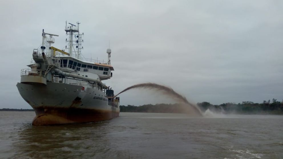 Se inicia una obra de dragado en el río Paraguay, clave para la exportación de soja y el ingreso de divisas