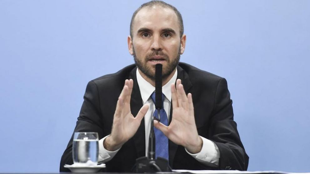 "¿Por qué tiene que bajar el gasto público? ¿Funcionó alguna vez?", preguntó el ministro