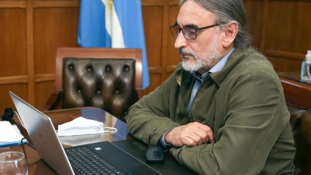 “Hoy se retiene el 50% de la cosecha. Buscamos que para diciembre queden muy pocos granos en las silobolsas”
