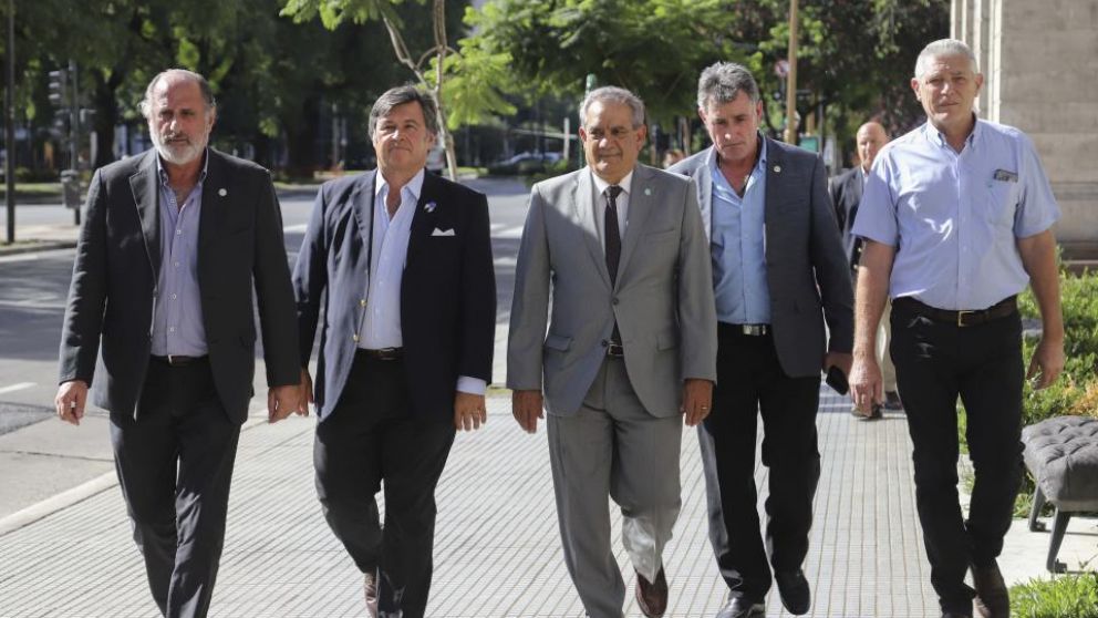 Mesa de Enlace: "No somos los causantes de la dramática situación económica"