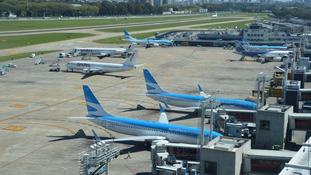 La vuelta de los vuelos regulares sería "el 12 de octubre o, a mas tardar, el 15"