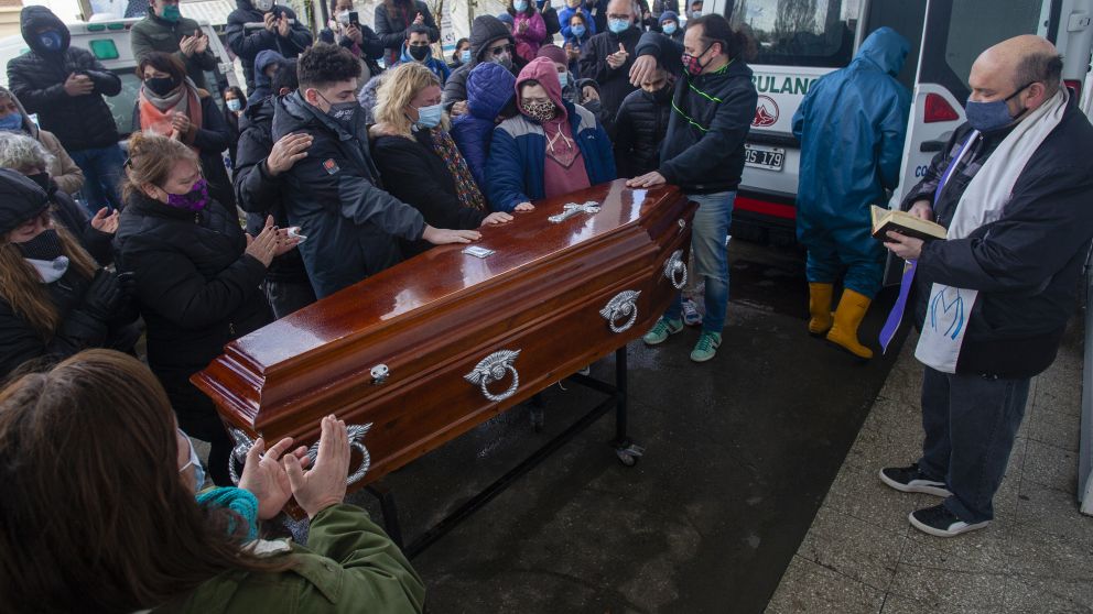 Marcelo Casaro es el primer profesional de la salud que falleció tras contraer el virus por su trabajo en Santa Cruz