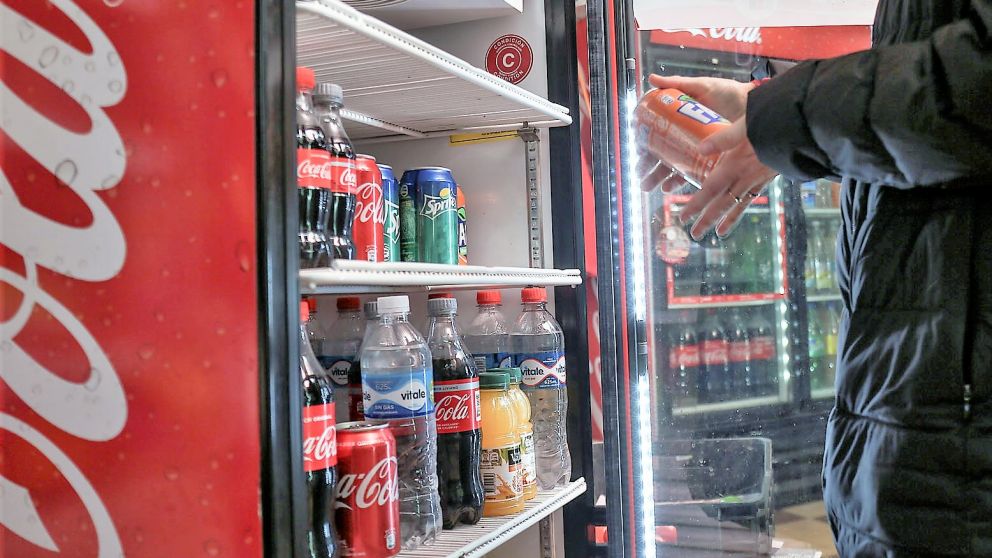 Coca-Cola sale al rescate de kioscos y almacenes con una inyección de $770 M