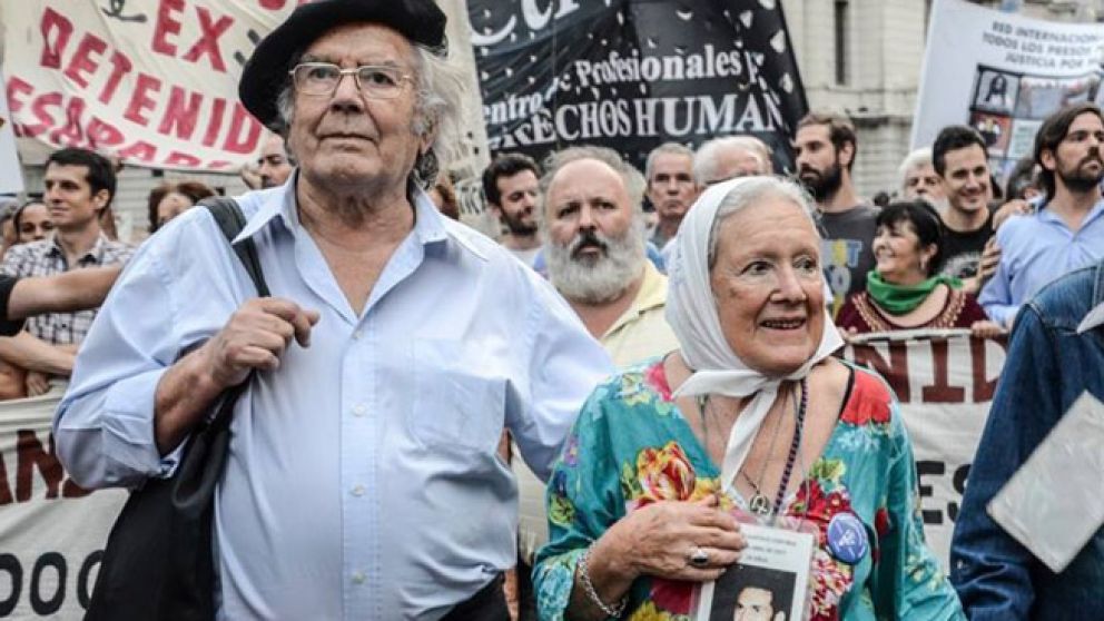 Nora Cortiñas y Adolfo Pérez Esquivel están entre los principales firmantes del petitorio