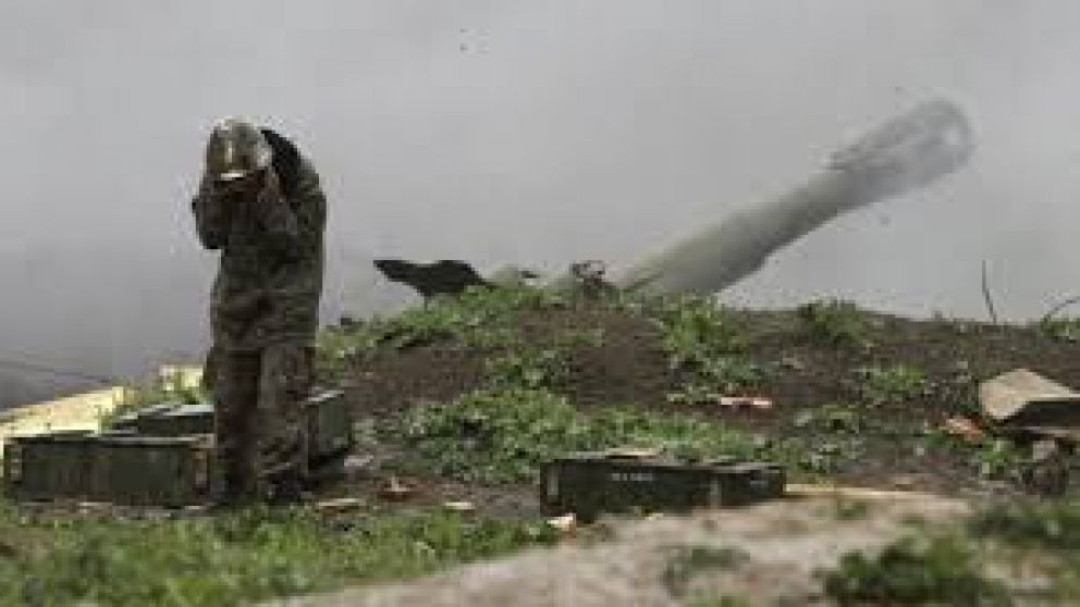 Azerbaiyán-Armenia, en plena escalda militar, Rusia pide conversaciones para restablecer la paz