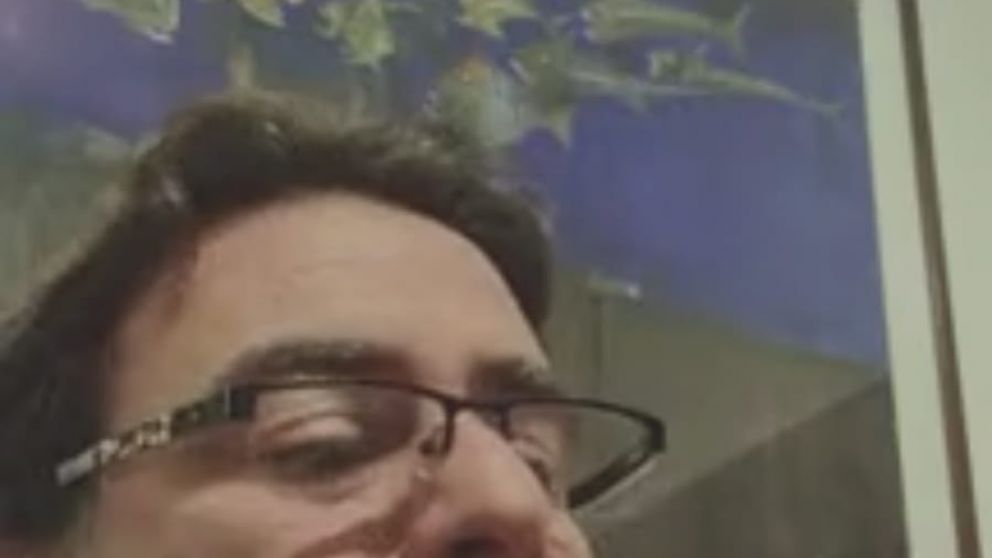 Reynaldo Sietecase lee los poemas de su antolog�a en Instagram