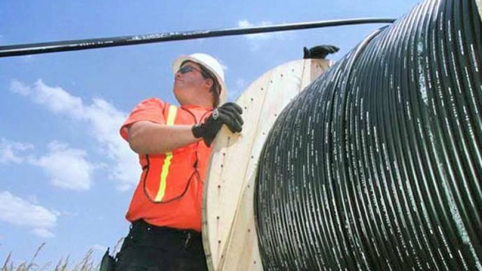 Empresas invierten USD10 millones para construir red de fibra óptica
