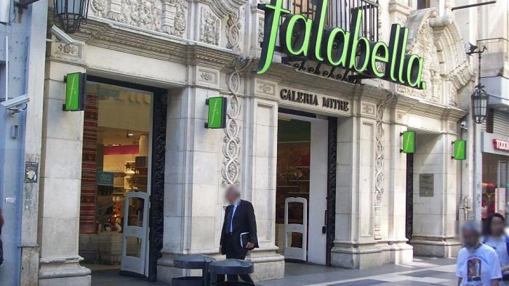 Falabella cierra su segunda tienda en la peatonal Florida, la más emblemática