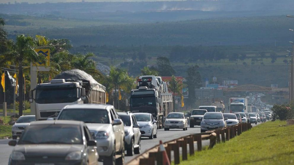 Brasil inicia estudios para concesionar más de 5 mil kilómetros de carreteras