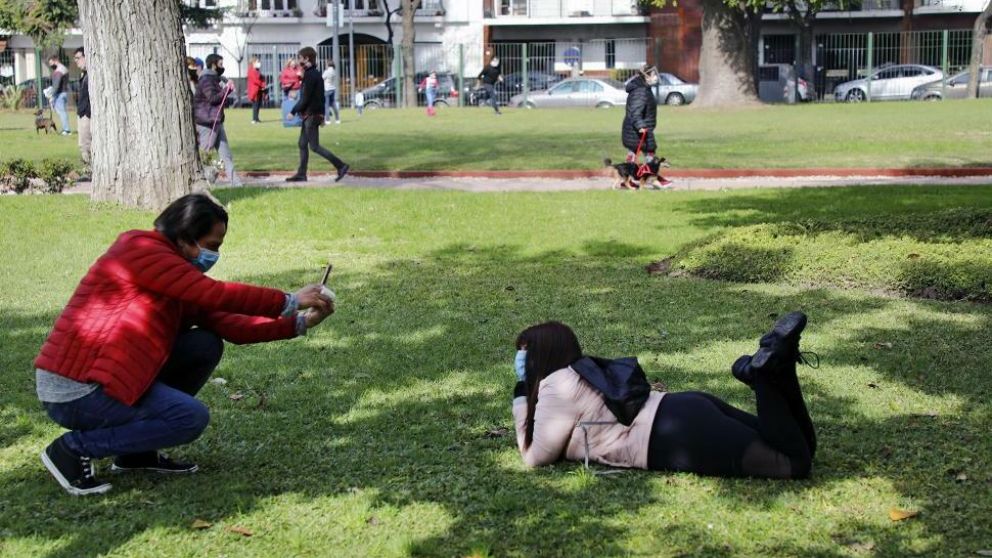 Día de la Primavera y Día del Estudiante en pandemia: ¿Se pueden hacer festejos?