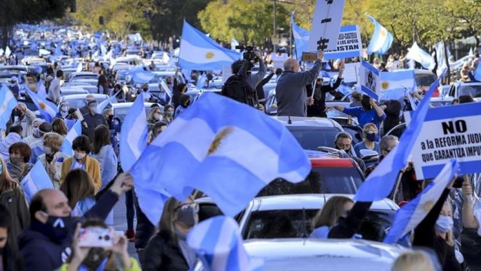 Diferentes puntos del país registran más de dos horas de banderazo