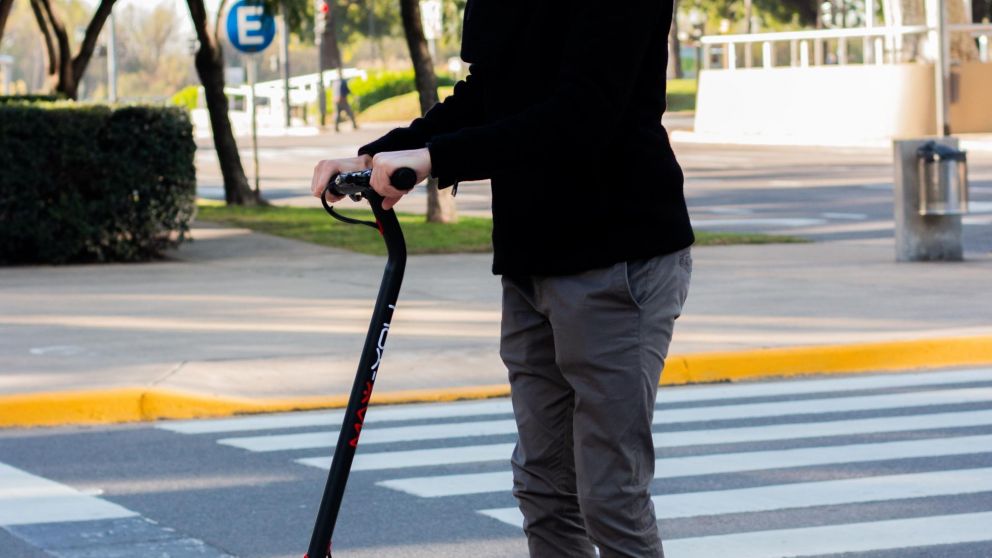 Bicicletas y monopatines ganan la calle