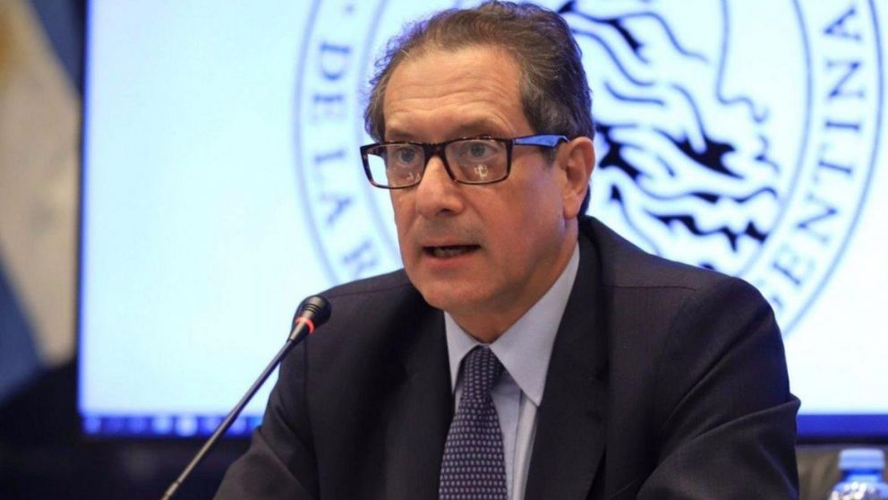 Supercepo: afloja el dólar paralelo pero el Central vuelve a vender reservas por baja oferta