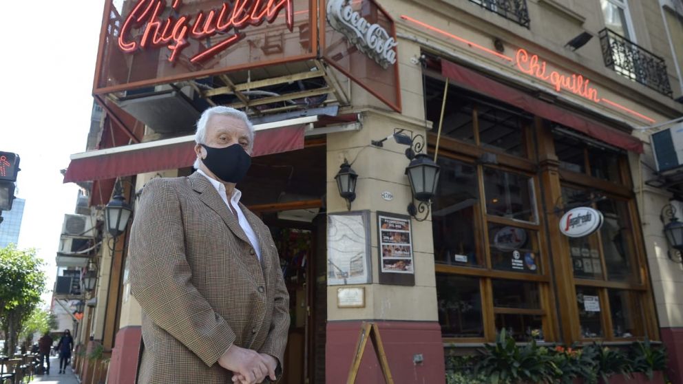 El dueño de Chiquilín, Carlos Ganduglia, resiste y asegura que no cerrará.