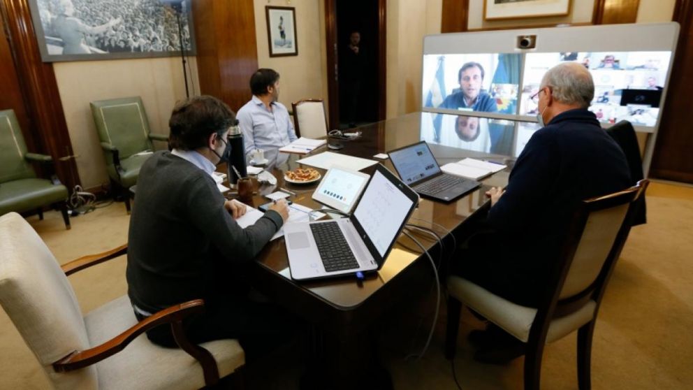 Ante el aumento de casos positivos, Kicillof decidió seguir en la fase actual