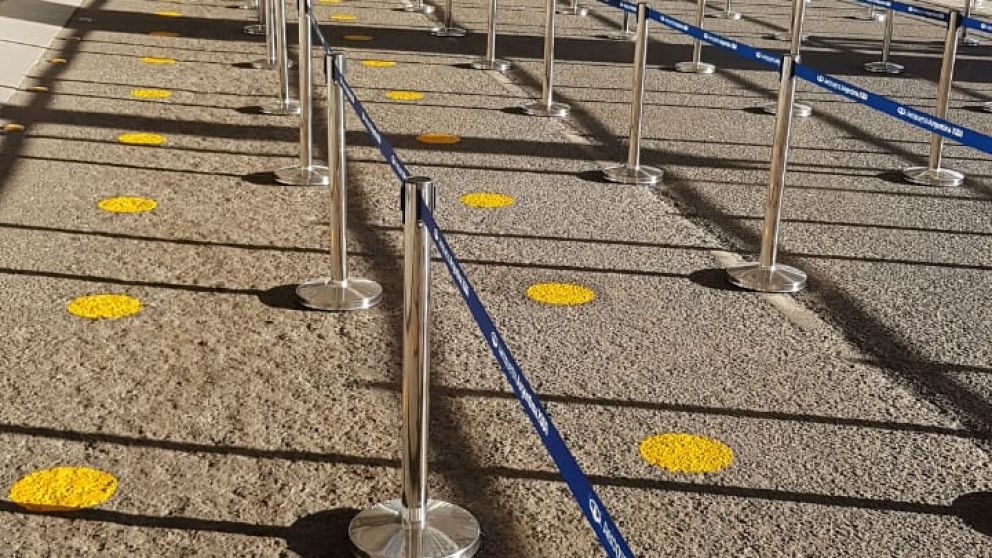 La espera de los pasajeros para el embarque será en el exterior y con distancia