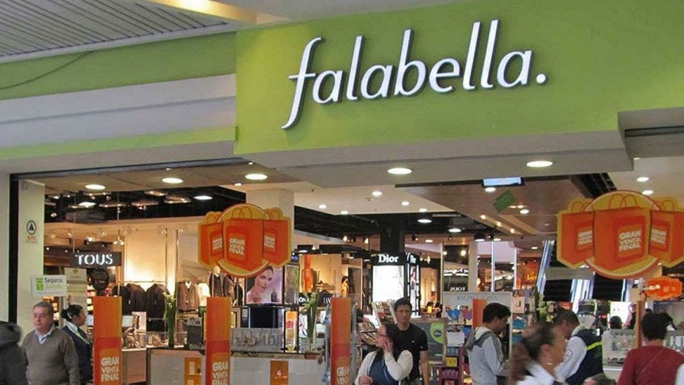 Falabella busca un socio estratégico para reducir sus inversiones en Argentina y ya anunció el cierre de cuatro locales