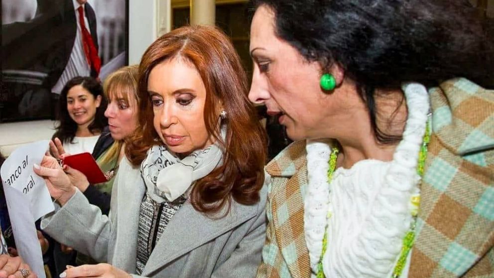 Con la firma de Cristina Kirchner, el Senado tiene cupo laboral travesti-trans