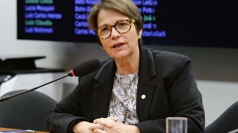 La ministra de Agricultura brasileña reconoció la enfermedad