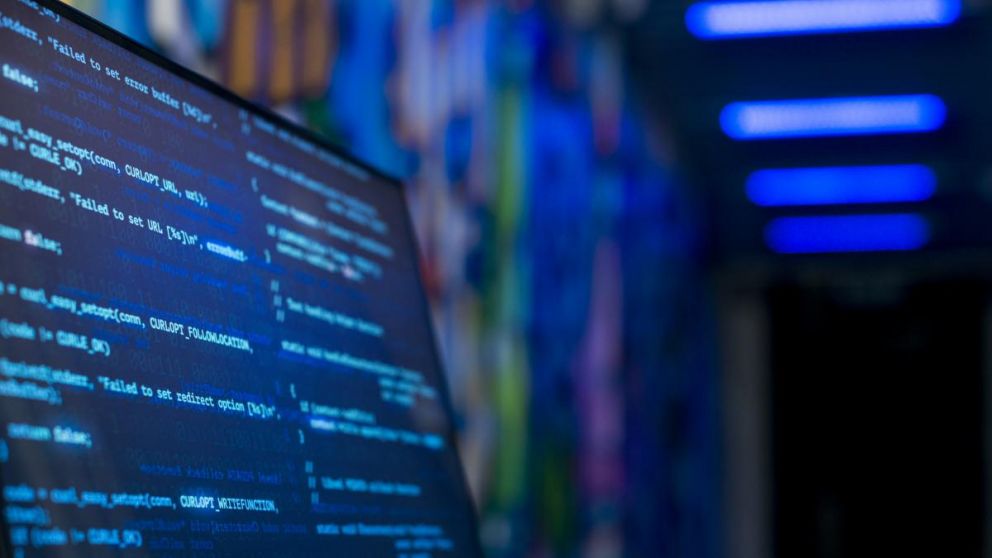 Hackers publican información robada a Migraciones