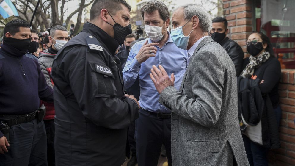 La protesta policial llegó a la quinta de Olivos y el Presidente invitó a los manifestantes