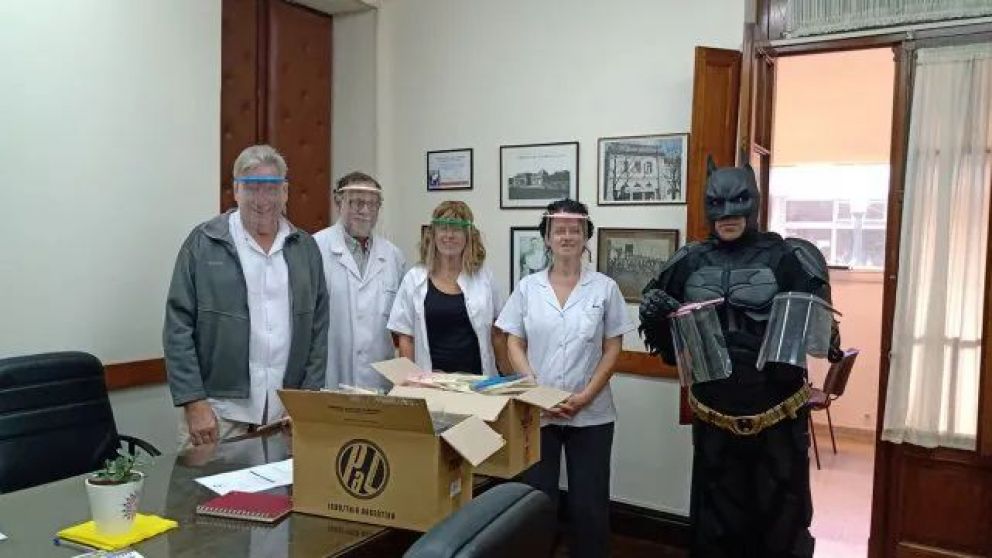 Batman Solidario se hará cargo de la entrega del endoscopio