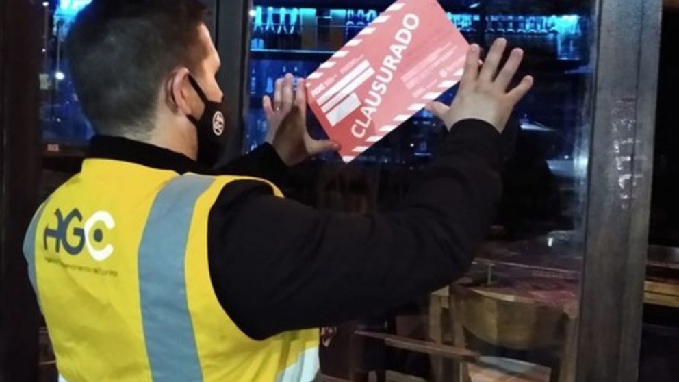 Ante la viralización de locales desbordados de gente, aumentaron los controles en algunas zonas