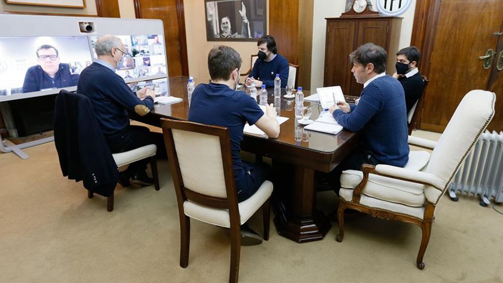 Kicillof evaluó con intendentes de la Costa medidas para la temporada de verano