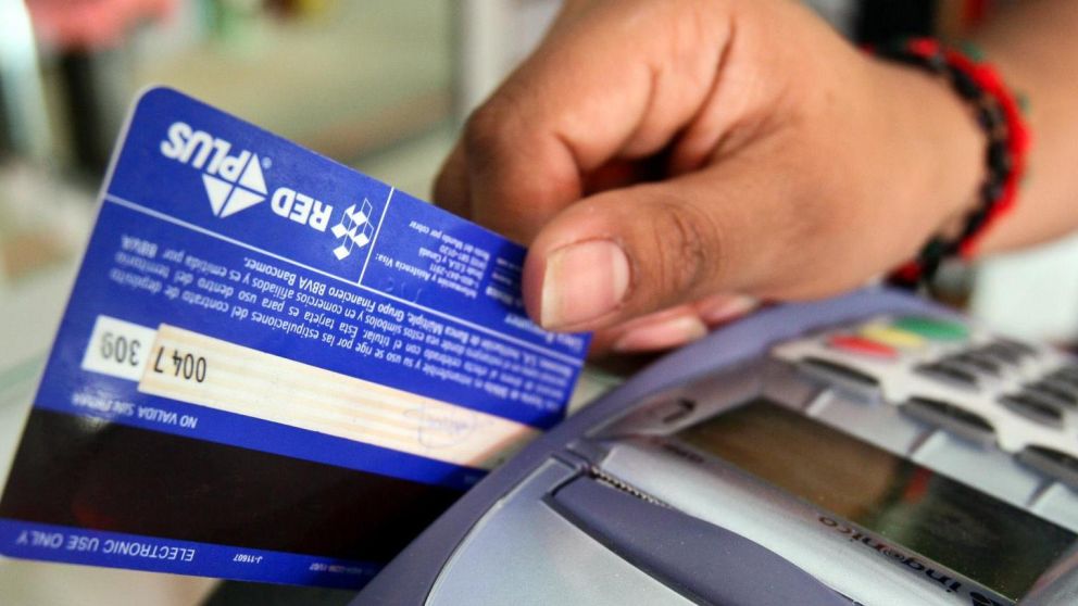 Con la ayuda del IFE y el ATP, el consumo sigue su lento rebote