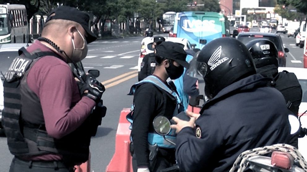 El informe concluye que el problema no está en la cantidad de policías que hay en CABA sino en su distribución