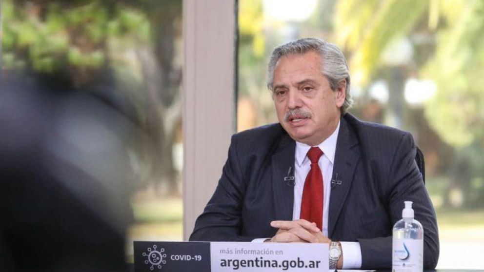 El Presidente acuesó a Mauricio Macri de "confundir a la gente"