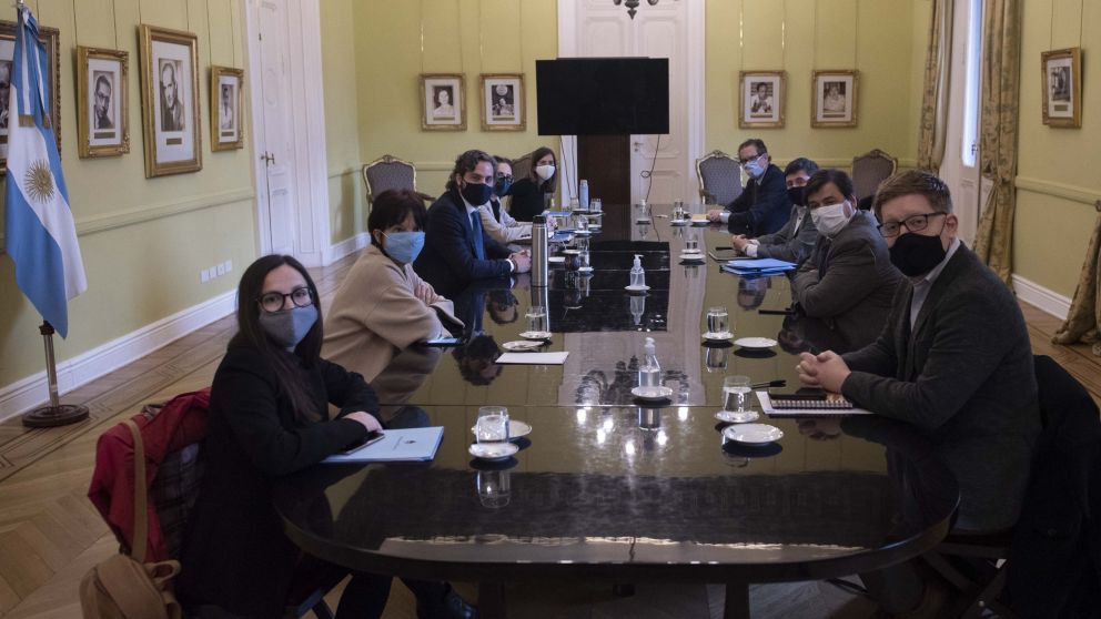 El Gobierno habló sobre el pago del IFE y del impacto en la economía local