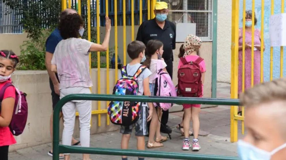 Alumnos vuelven a clases presenciales en Israel