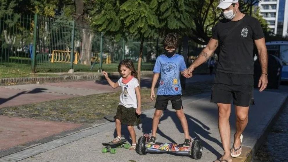 Los encuentros de hasta 10 personas al aire libre ya estaban autorizados en las áreas de DISPO, pero ahora también estarán permitidos en el AMBA