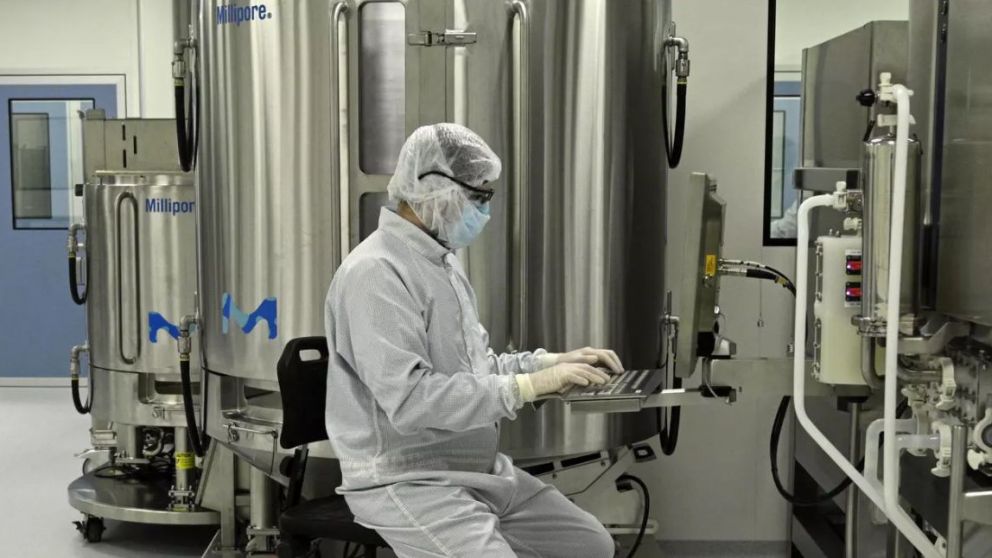 La empresa nacional mAbxience ser� la encargada de fabricar la vacuna contra el coronavirus en alianza con AstraZeneca y la universidad de Oxford